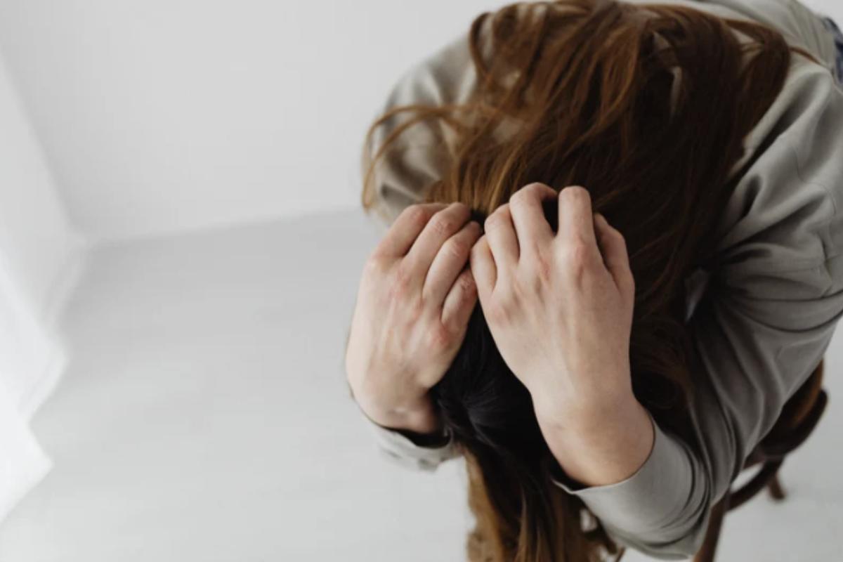 Le conseguenze del peccato di calunnia sono profonde e molteplici. A livello morale, la calunnia provoca una corruzione del cuore umano,