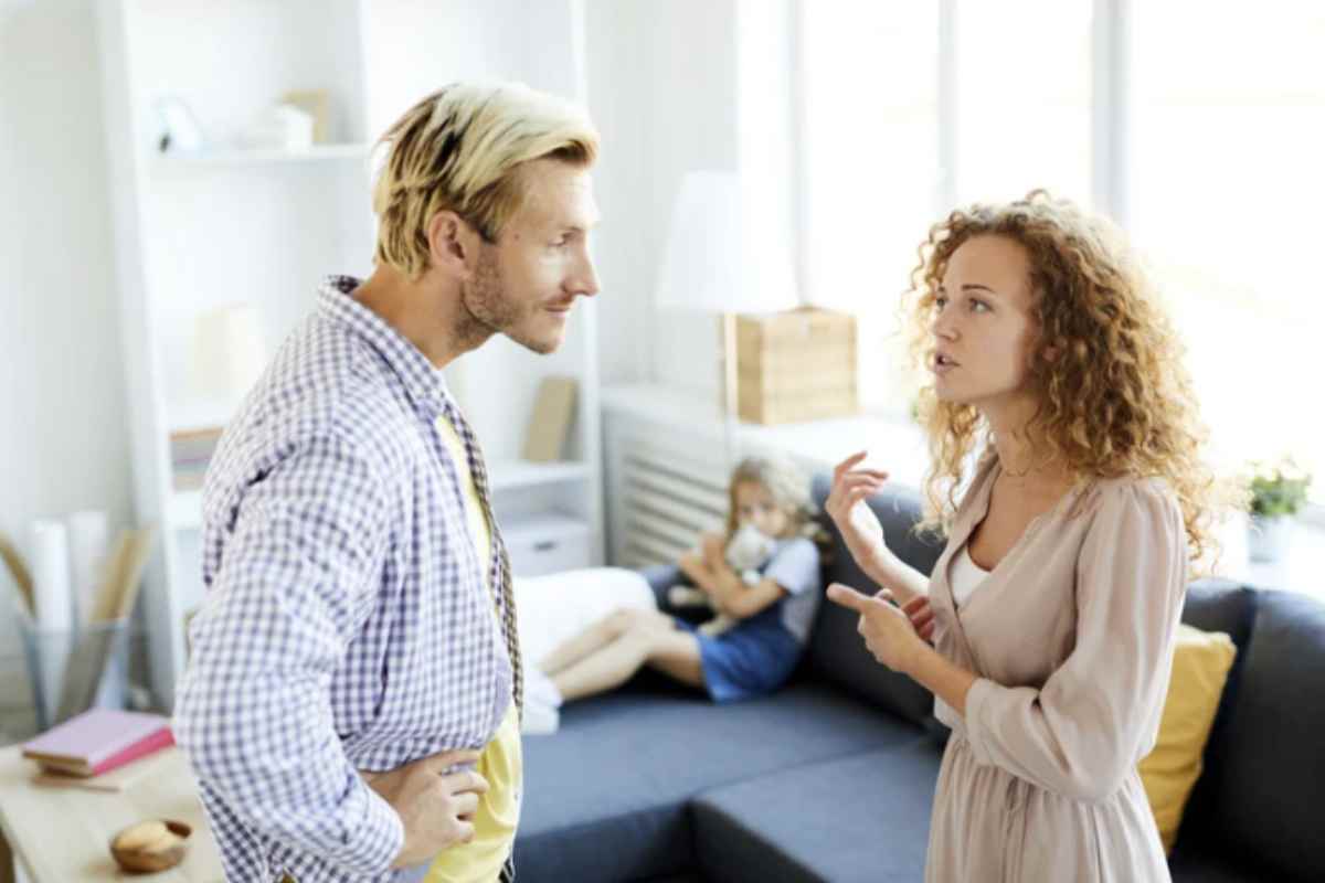 Abbandonare l’abitudine del lamentarsi non è semplice, ma esistono approcci pratici e spirituali che possono aiutare a liberarsene.