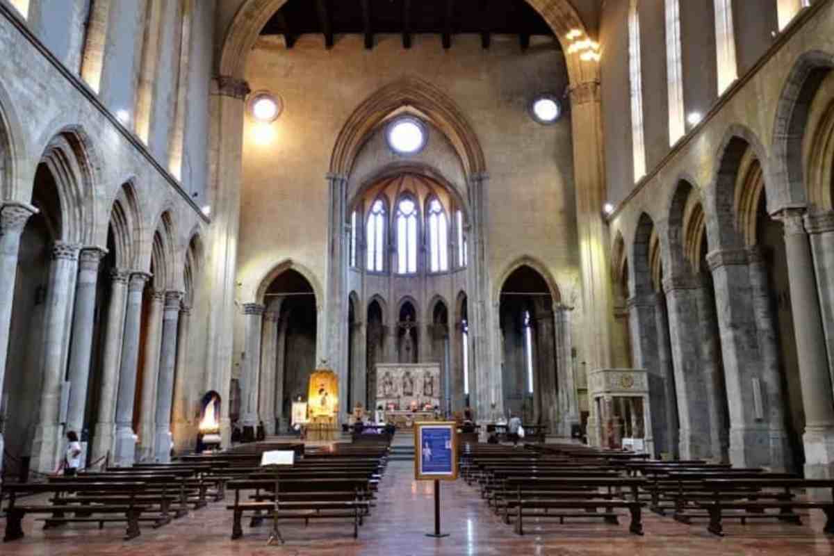 interno chiesa napoli san lorenzo maggiore