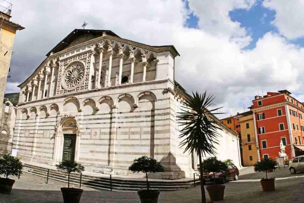 duomo carrara furto chiusura