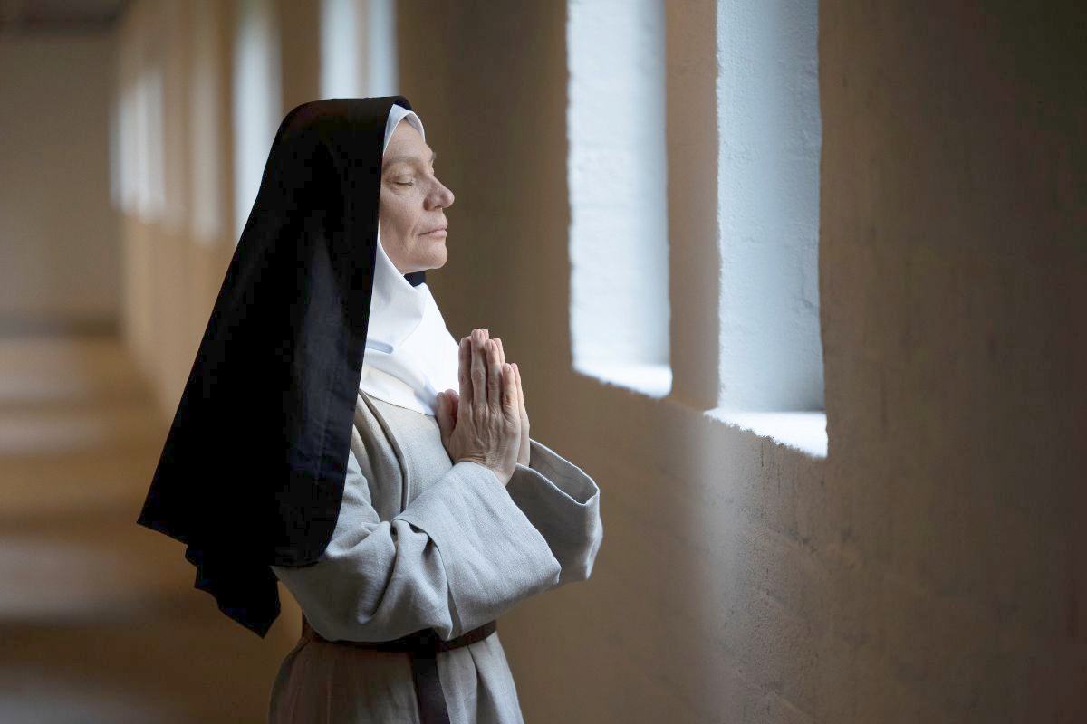 suora preghiera tentazioni