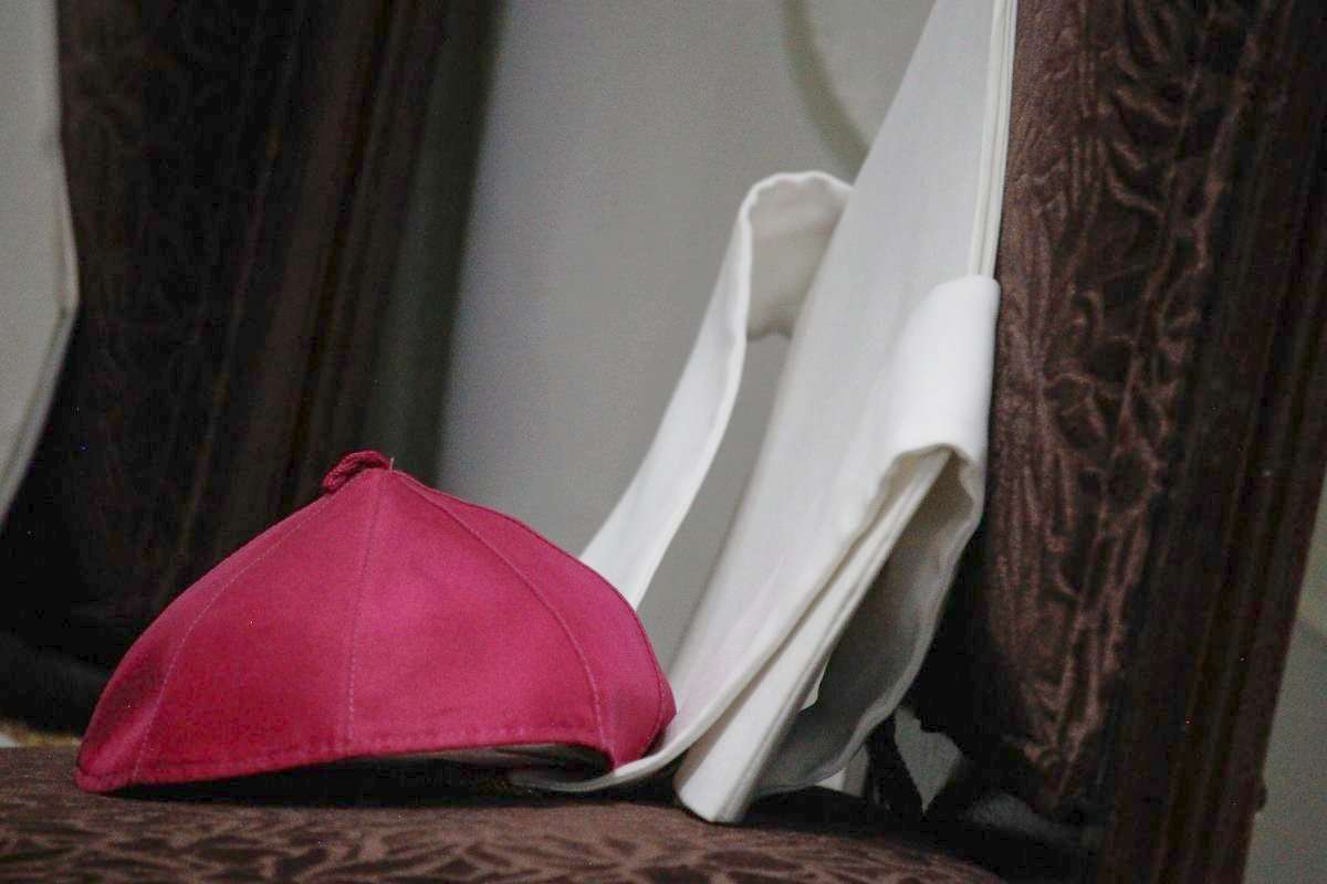 vescovo diocesi albano morto